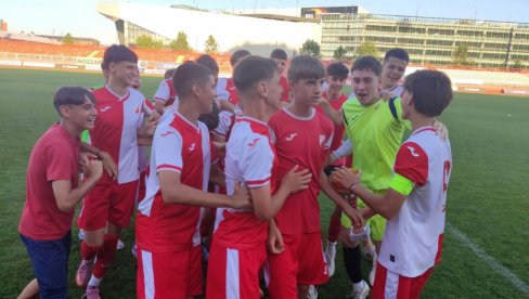 BEZ PRIMLJENOG GOLA POSTALI PRVACI SRBIJE: Uspeh pionira FK Vojvodine posle potpisivanja stipendijskih ugovora