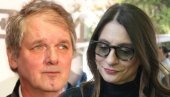 PROŠLO JE 10 GODINA, I DALJE SAM ZALJUBIŠKA U TEBE: Mandina udovica ne krije koliko joj nedostaje suprug (FOTO)