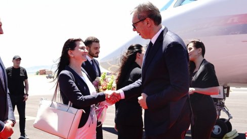 VUČIĆ U POSETI GRUZIJI: Svečani doček sa vojnim počastima za predsednika Srbije (VIDEO)
