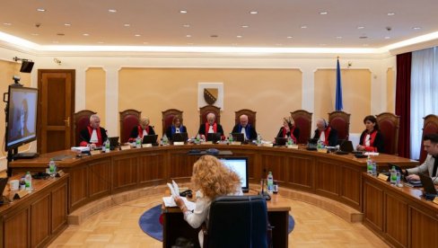 УСТАВНИ СУД ДРЖИ ДОДИКА НА ЛЕДУ: Већ шест месеци нема одлуке из Сарајева на апелацију Клуба посланика СНСД