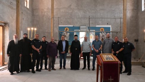 U OKVIRU SKUPA NA TEMU NAUČNOG I CRKVENOG POGLEDA NA DAROVITOST: Iguman manastira Hilandar posetio hram Svete Petke u KPZ Sremska Mitrovica