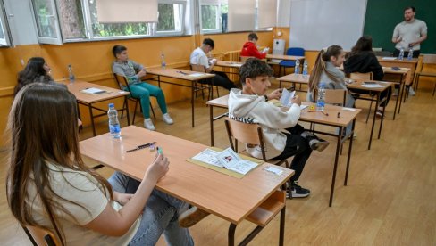 PO PREDMET I ČAS MANJE: Školama stigao dopi o izmeni programa za prvi razred gimnazija