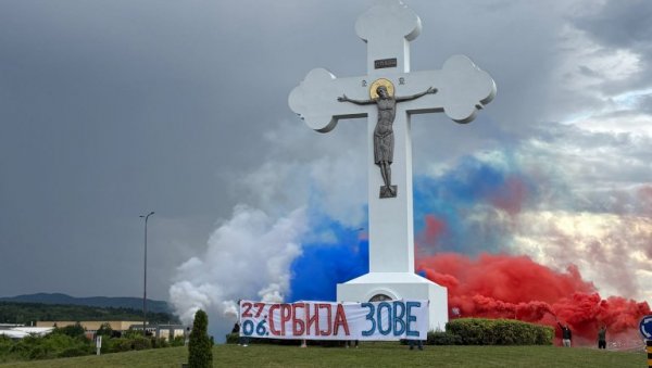 СВЕ ЈЕ СПРЕМНО ЗА 27. ЈУН - СРБИЈА ЗОВЕ! Величанствен снимак из Крагујевца (ВИДЕО)