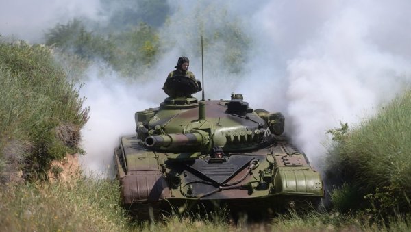 ГРМИ СРПСКИ ОКЛОП: У току редовна обука тенкиста Војске Србије на полигону код Ниша (ФОТО/ВИДЕО)