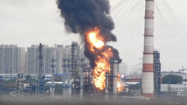 ЗЕЛЕНСКИ ЛИКУЈЕ ПОСЛЕ НАПАДА НА МОСКВУ: Осетили сте домет украјинских далекометних могућности (ВИДЕО)