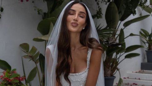 NAŠA NAJPOZNATIJA INFLUENSERKA PROSLAVILA DEVOJAČKO VEČE: Tamara Kalinić sa drugaricama u jednom od najluksuznijih hotela u Evropi (FOTO)