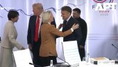 TRAMP I ZELENSKI LICEM U LICE, SVI ČEKALI NJEGOVU REAKCIJU, A ONDA JE USKOČIO MAKRON: Scena sa samita G7 obišla svet (FOTO/VIDEO)