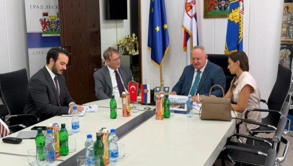 ЈАЧАЊЕ ЕКОНОМСКЕ САРАДЊЕ: Састанак градоначелника Лесковца и амбасадора Турске