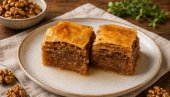 SOČNA BAKLAVA SA ORASIMA:  Tradicionalna poslastica koja uvek uspeva