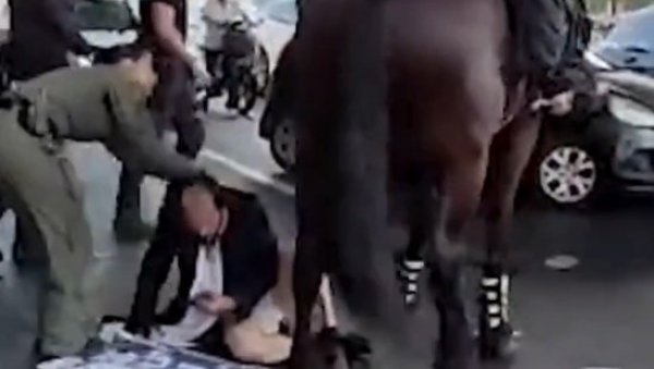 ХАОС У ИЗРАЕЛУ: Демонстранти блокирали аутопут, интервенисала полиција