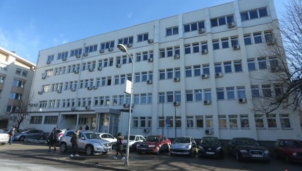 ПЛАТЕ УВЕЋАНЕ БЕЗ САГЛАСНОСТИ: У бањалучком Окружном суду суђење бившој директорки АПИФ