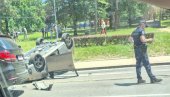 SCENE UŽASA IZ POŽEŠKE ULICE: Poginuo muškarac, uništeno vozilo završilo na krovu (FOTO)