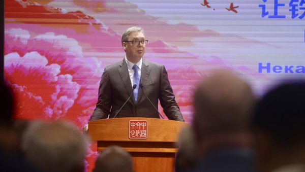 ЗА 10 ГОДИНА САМ МНОГО НАУЧИО ОД КИНЕ: Вучић на отварању изложбе Синхуе о пријатељству Србије и Кине