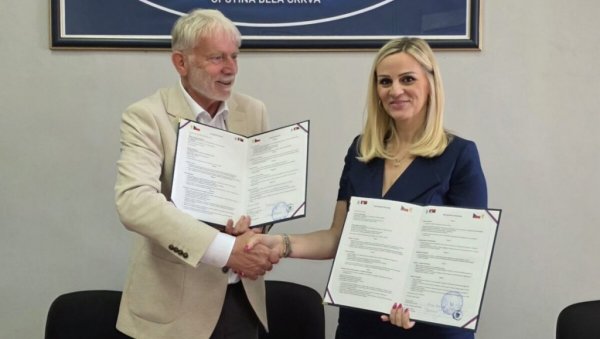 МИ ЧЕСИ ВОЛИМО СРБЕ: Сарадња Беле Цркве и чешког града Хлубока доказ међусобног поштовања два народа (ФОТО)