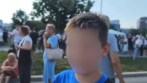 БЛОКАДЕРСКИ НОВИНАР ТЕРА ДЕТЕ ДА ПЕВА ПОЛИТИЧКЕ ПЕСМЕ: Језива злоупотреба деце у Новом Саду (ВИДЕО)