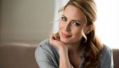 СПРЕЧИТЕ ЛЕТЊУ КАТАСТРОФУ НА ЛИЦУ: Шминка вам се топи после пет минута? Ове две брзе цаке професионалаца све мењају