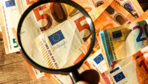 ПРЉАВО, ПРЉАВО, ПРЉАВО: Да ли знате колико бактерија се налази на једној новчаници?