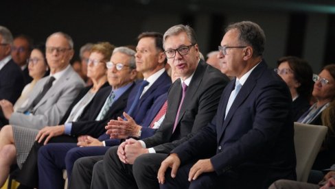 VUČIĆ UPOZORAVA: Svet se menja brže nego ikada, ne smemo da zaostajemo za promenama