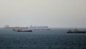 ПОГОЂЕН ТАНКЕР У ОРМУСКОМ МОРЕУЗУ: Поново кључа на Блиском истоку (ФОТО)