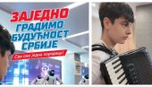 VIDIMO SE 27. NA PLATOU ISPRED SKUPŠTINE Vuk (13) koji svira Moravac, a roboti igraju, pozvao građane na skup (VIDEO)