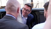ОВОГ ЧОВЕКА ДАНИ ДЕЛЕ ОД ТОГА ДА ПОСТАНЕ НОВИ БРИТАНСКИ ПРЕМИЈЕР: Спектакуларно срушио Стармера, а други противник се повукао (ФОТО)