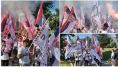 СРПСКИ НАРОДЕ, ПРЕДСЕДНИЧЕ ВИДИМО СЕ У БЕОГРАДУ Новосађани кренули пешице пут престонице с Петроварадина! (ФОТО/ВИДЕО)