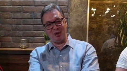 AKO NE MOŽEŠ DA IH POBEDIŠ, TI IM SE PRIDRUŽI Predsednik Vučić objavio snimak sa građanima koji pešače ka Beogradu
