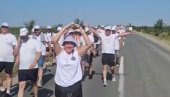VELIČANSTVENE SCENE UOČI SKUPA U BEOGRADU: Reke ljudi pešače ka prestonici uz jasnu poruku Srbija pobeđuje (VIDEO)