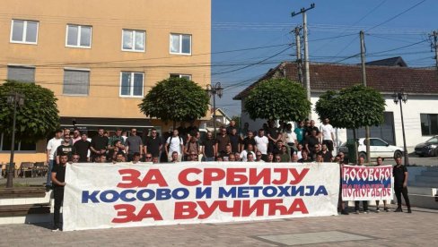 VIORE SE SRPSKE TROBOJKE: Grupa Srba sa KiM krenula put Kraljeva da podrže politiku predsednika Vučića (FOTO)
