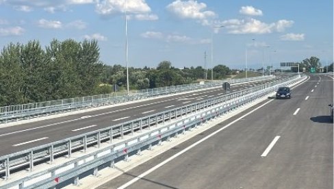 ПОГЛЕДАЈТЕ - КАО ПО ПИСТИ! Овако изгледа вожња новом деоницом Моравског коридора (ВИДЕО)
