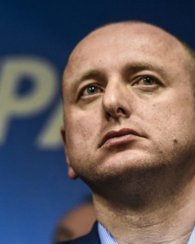 ЖЕСТОКА ПОРУКА КНЕЖЕВИЋА! Београд није узрок кризе у ЦГ – српски језик мора бити уставна категорија