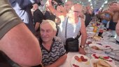 BILO JE I SUZA! Deka zaplakao kad je ugledao predsednika Vučića (FOTO)