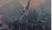 ГРОЦКА УЗ ВУЧИЋА: Грађани изашли на улице, спремају се за велики сутрашњи скуп, па познатом поруком ујединили Србију (ВИДЕО)
