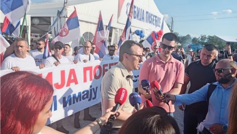 ПЕТКОВИЋ ЗА НОВОСТИ: Док је Вучићеве политике мира, стабилности и развоја земље, политика блокадера мржње и лажи нема шансе