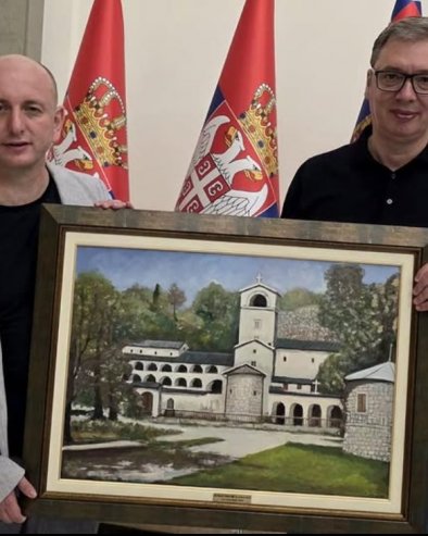 СРБИЈА МОЈА ПОРОДИЦА: Кнежевић поклонио Вучићу слику Цетињског манастира