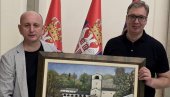 СРБИЈА МОЈА ПОРОДИЦА: Кнежевић поклонио Вучићу слику Цетињског манастира