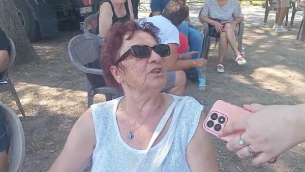 ВУЧИЋ ЧУВА НАС ПЕНЗИОНЕРЕ И ЗАТО СМО ДАНАС НА СКУПУ: Радујем се највећој застави коју ћу видети данас (ВИДЕО)