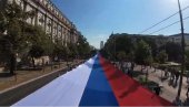 СРЦЕ СРБА ЗАИГРА ЈАКО! Видео из ваздуха који одузима дах и највећа застава на улицама престонице (ВИДЕО)