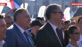 (UŽIVO) VUČIĆ STIGAO NA SKUP SRBIJA JEDNA PORODICA: Reke ljudi slile se u Beograd (FOTO/VIDEO)