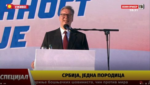 ПРЕДСЕДНИК ДРЖИ ГОВОР: Вучић се обраћа народу на великом скупу у Београду Србија наша породица (ВИДЕО)