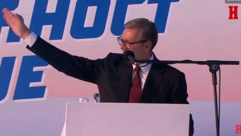 ПРЕДСЕДНИК ДРЖИ ГОВОР: Вучић се обраћа народу на великом скупу у Београду Србија наша породица (ВИДЕО)