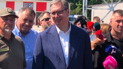 RUSKO ORUŽJE I HIPERSONIČNA KINESKA ZVER ODUŠEVILI PREDSEDNIKA: Vučić na prikazu novih sredstava Vojske Srbije (FOTO/VIDEO)
