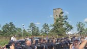KURTIJEVOG TERORA NISU POŠTEĐENA NI DECA: Na Gazimestanu tzv. kosovska policija uhapsila 36 Srba, među njima i maloletnik