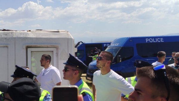 НОВИНАРКА НОВОСТИ НА ГАЗИМЕСТАНУ: Незапамћен Куртијев терор - Србе држали у обручу на високој температури, правили шпалире и одгуривали људе