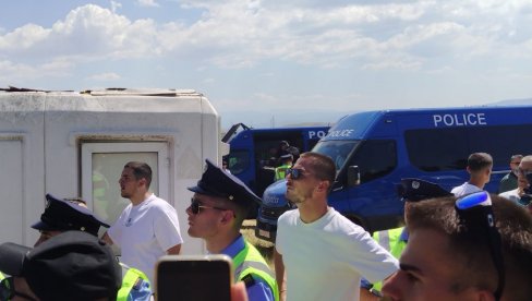 НОВИНАРКА НОВОСТИ НА ГАЗИМЕСТАНУ: Незапамћен Куртијев терор - Србе држали у обручу на високој температури, правили шпалире и одгуривали људе