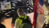 EVO ŠTA RADI ŠAČICA ZGUBIDANA: Stali ispred autobusa i narodu koji je došao da podrži predsednika nisu dali da prođe!
