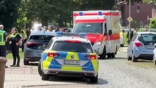 КРВАВИ ПРОТЕСТИ У НЕМАЧКОЈ: Претучени новинари, повређени и полицајци