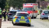 VOZILA U SUPROTNOM SMERU, PA IZAZVALA STRAVIČAN SUDAR: Dvoje mrtvih, troje dece u kritičnom stanju