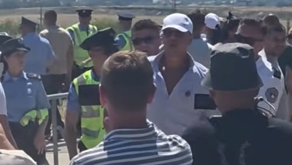 КУРТИ НЕМА НИ СТИДА, НИ СРАМА: Хапшење на Газиместану му није довољно, па сада удара папрене казне и протерује народ (ВИДЕО)