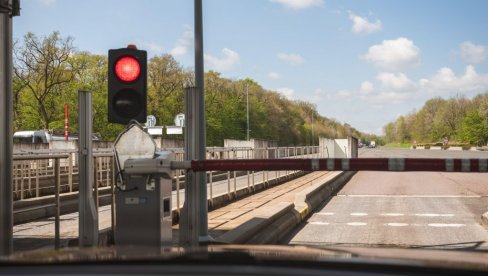 VOZAČI OVO RADE U PANICI, SKUPO PLAĆAJU: Jedna greška na naplatnoj rampi može vas koštati 920 evra